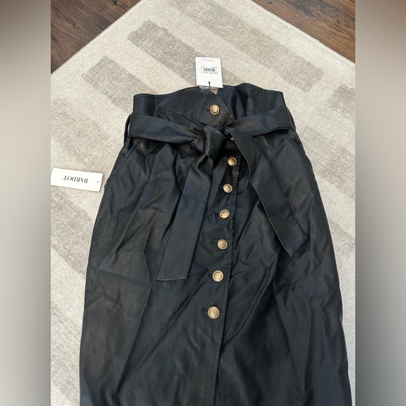 Bardot Women’s Wrap Button Pu Skirt In Black Faux Leather NWT (Size S/6) - Picture 3 of 10